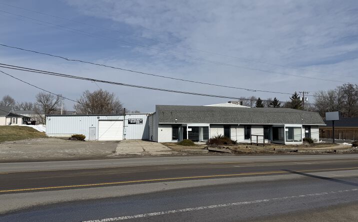 Pictures of Industrial, Retail property located at 327 Ashland Rd, Mansfield, OH 44905 for lease - image #1