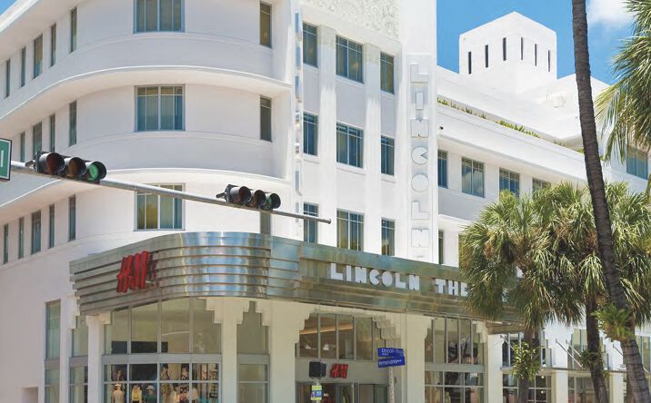 Pictures of Retail, Restaurant property located at 551 Lincoln Rd, Miami Beach, FL 33139 for lease - image #1