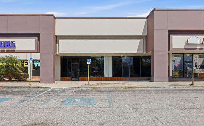 Pictures of Retail, Restaurant property located at 7400 Southland Blvd, Orlando, FL 32809 for lease - image #1