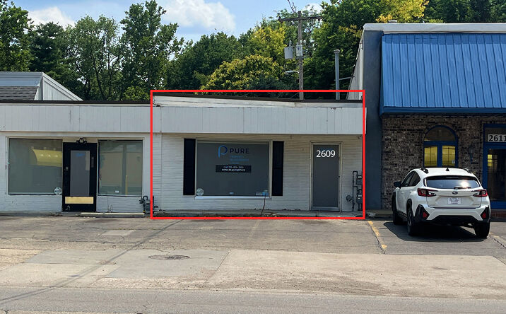 Pictures of Office property located at 2609 SW 17th St, Topeka, KS 66604 for lease - image #1