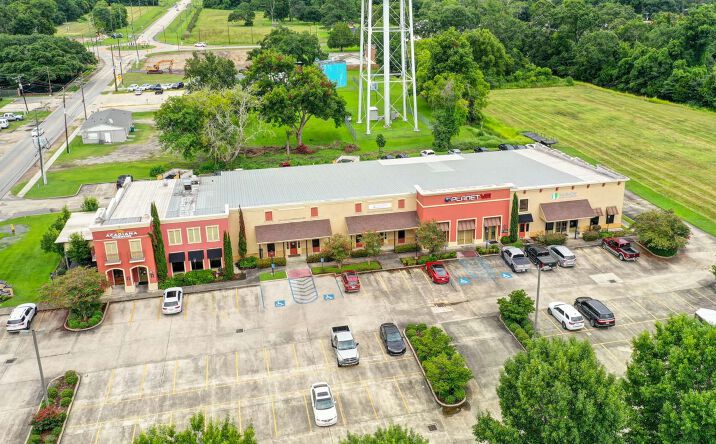 Pictures of Retail property located at 327 Iberia St, Youngsville, LA 70592 for lease - image #1