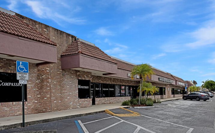 Pictures of Retail property located at 10750 Wiles Rd, Coral Springs, FL 33076 for lease - image #1
