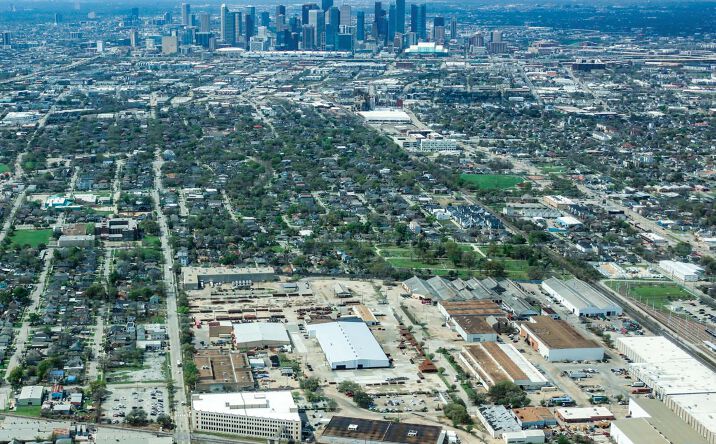 Pictures of Industrial property located at 5301 Polk St, Houston, TX 77018 for lease - image #1
