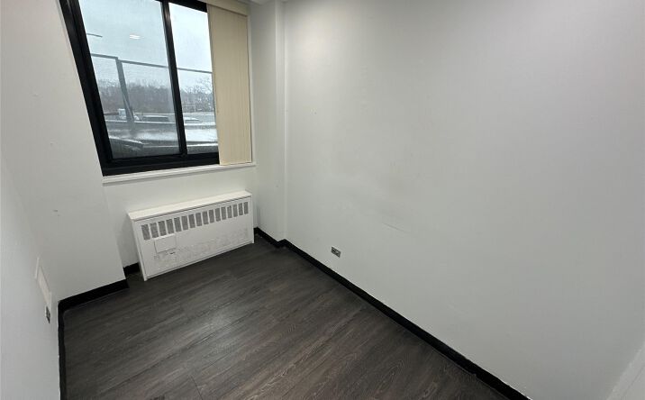 Pictures of Office property located at 711 Seagirt Avenue 3, Far Rockaway, NY 11691 for lease - image #1