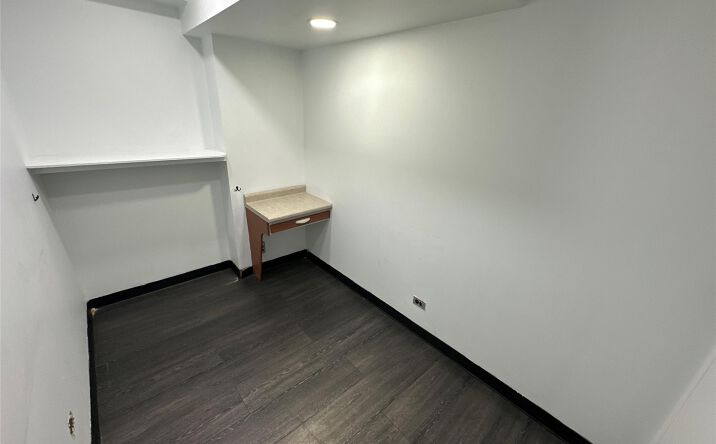 Pictures of Office property located at 711 Seagirt Avenue 7, Far Rockaway, NY 11691 for lease - image #1