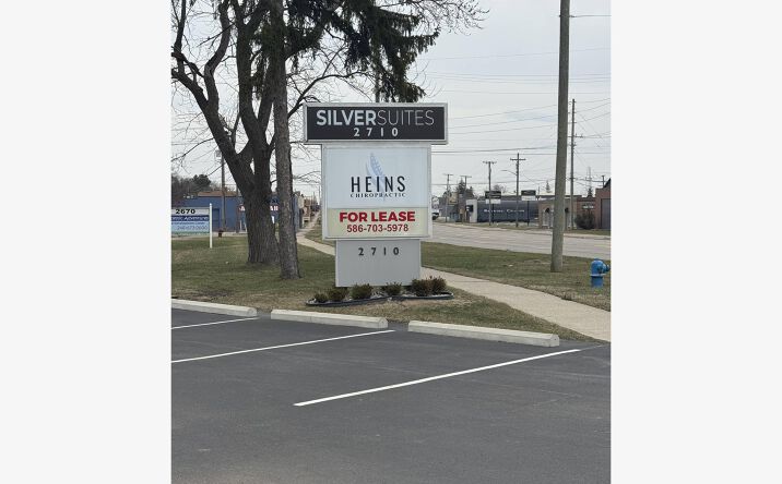 Pictures of Office, Special Purpose property located at 2710 Dixie Hwy, Waterford, MI 48328 for lease - image #1