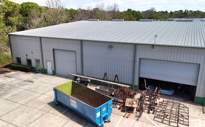 Pictures of Industrial property located at 2035 58th Ave Cir E, Bradenton, FL 34203 for lease - image #1
