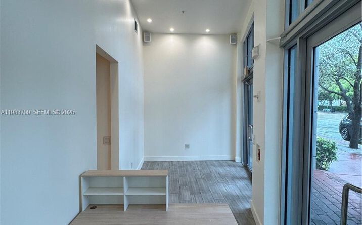 Pictures of Retail, Office property located at 110 Washington Ave # 7 #CU-7, Miami Beach, FL 33139 for lease - image #1