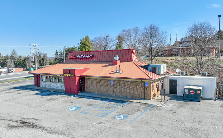 Pictures of Retail, Restaurant property located at 2410 Mt Rose Ave, York, PA 17402 for lease - image #1
