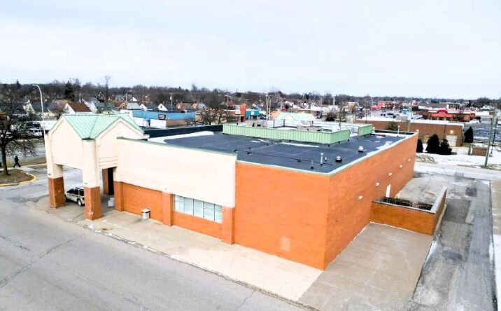 Pictures of Retail property located at 13545 Eureka Rd, Southgate, MI 48195 for lease - image #1