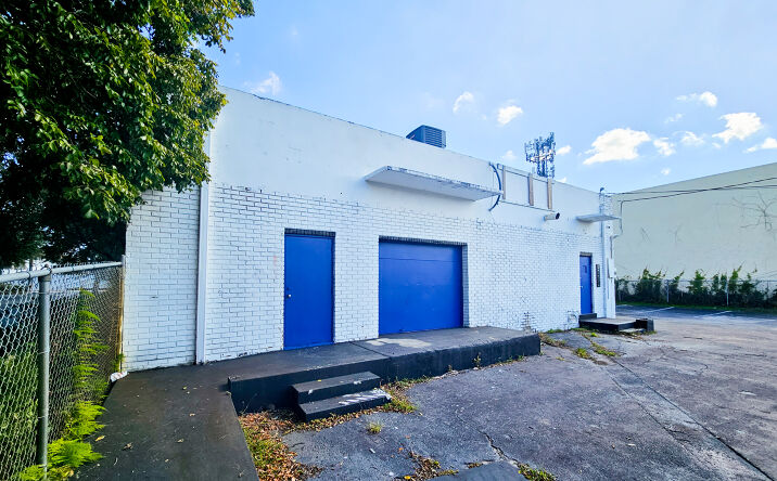 Pictures of Office property located at 147 NW 3rd Ave, Dania Beach, FL 33004 for lease - image #1