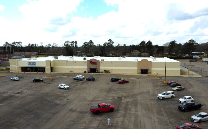 Pictures of Retail property located at 2045 Douglas Ave, Brewton, AL 36426 for lease - image #1