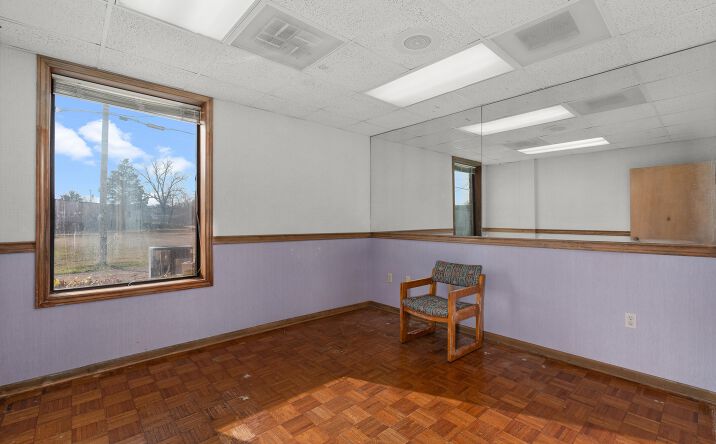 Pictures of Office property located at 921 Texas Blvd, Texarkana, TX 75501 for lease - image #1