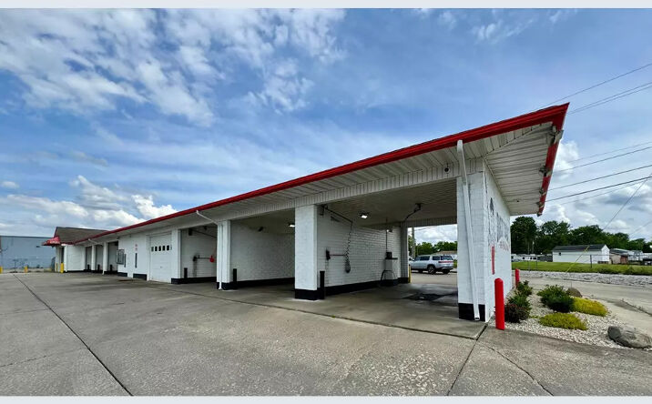 Pictures of Retail property located at 3018 Noe Bixby Road, Columbus, OH 43232 for lease - image #1