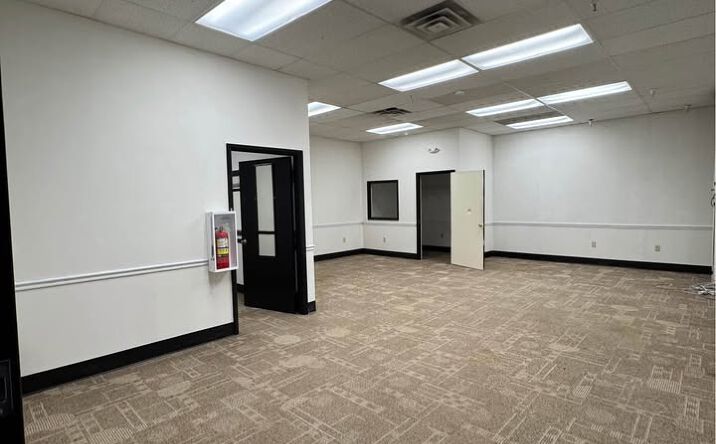 Pictures of Retail, Office property located at 987 E Ash St, Piqua, OH 45356 for lease - image #1