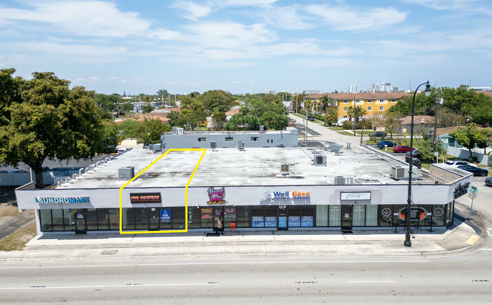 Pictures of Retail property located at 300 W Hallandale Beach Blvd, Hallandale Beach, FL 33009 for lease - image #1