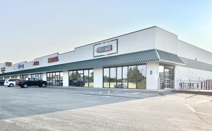 Pictures of Retail, Office property located at 2604 - 2616 Shelden St, Warsaw, IN 46582 for lease - image #1