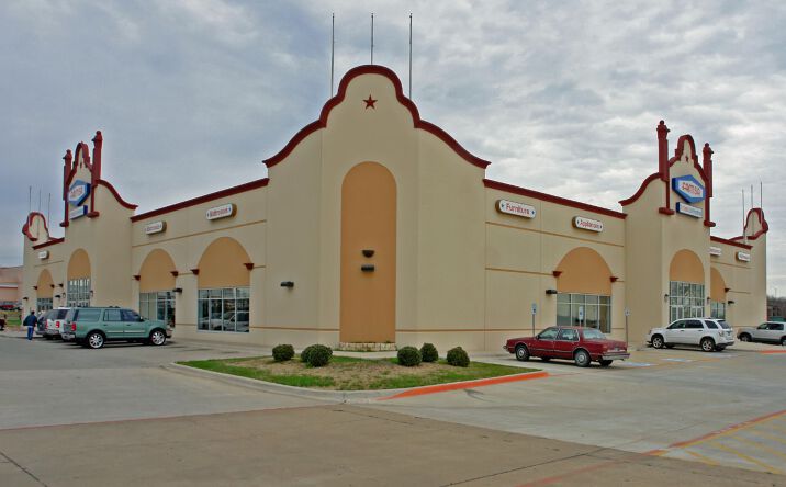 Pictures of Retail property located at 232 NE 28th St, Fort Worth, TX 76164 for lease - image #1
