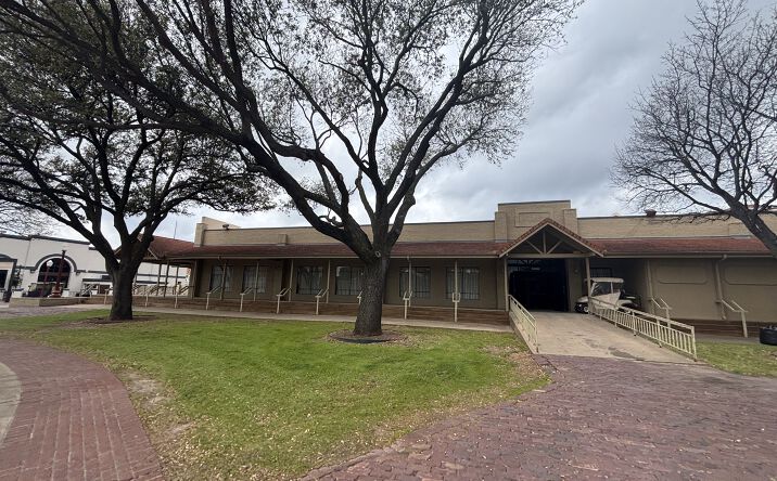 Pictures of Retail property located at 2525 Rodeo Plaza, Fort Worth, TX 76164 for lease - image #1