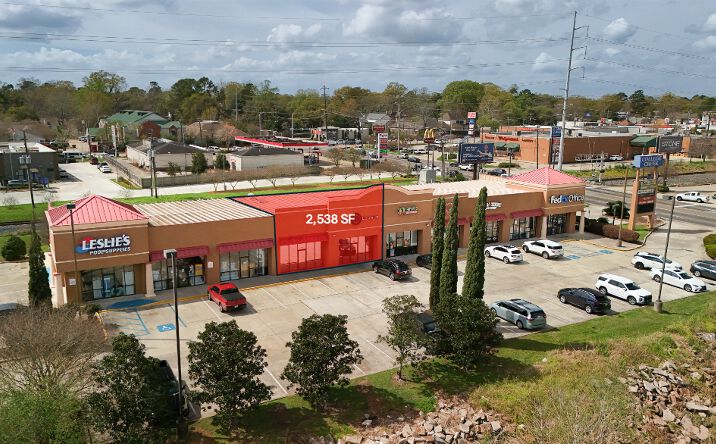 Pictures of Retail property located at 3151 College Dr, Baton Rouge, LA 70808 for lease - image #1