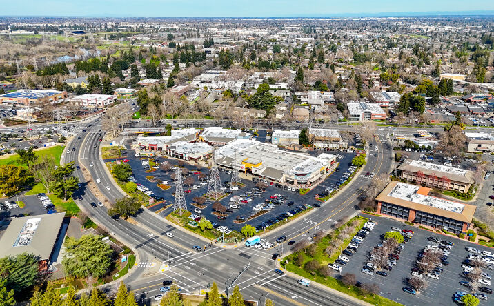 Pictures of Retail property located at 458 Howe Ave, Sacramento, CA 95825 for lease - image #1