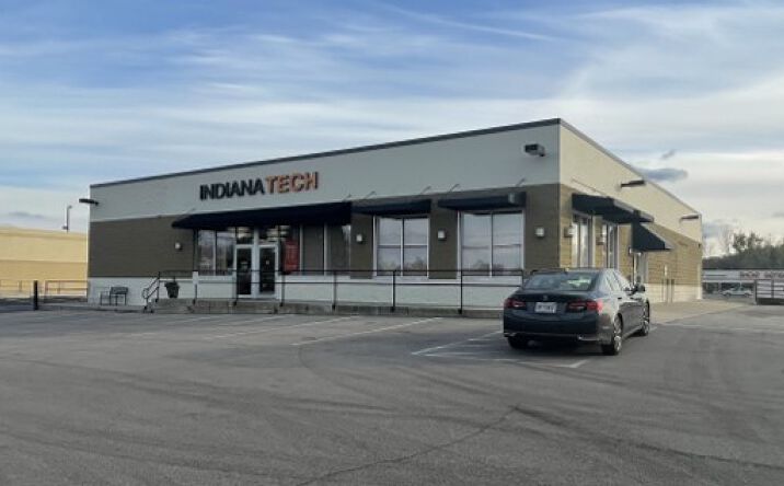 Pictures of Retail property located at 2928 Frontage Rd, Warsaw, IN 46580 for lease - image #1