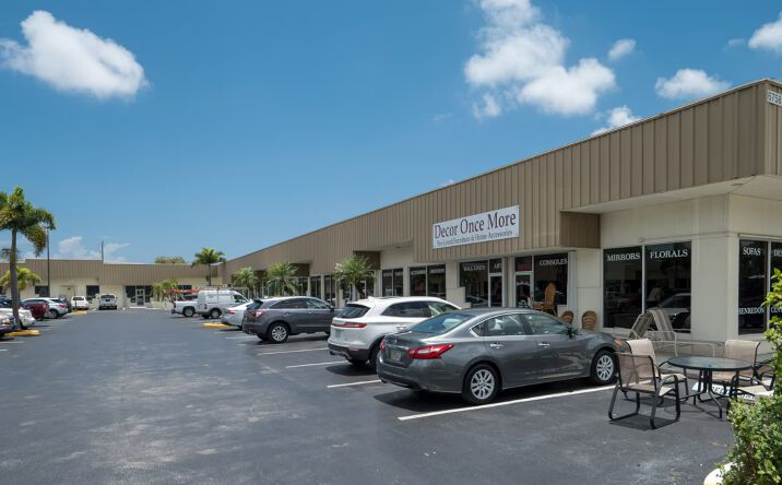 Pictures of Retail, Office property located at 6758 N Military Trl, West Palm Beach, FL 33407 for lease - image #1