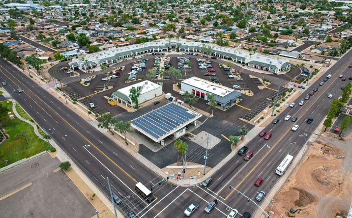 Pictures of Retail property located at 5930 W Greenway Rd, Glendale, AZ 85306 for lease - image #1