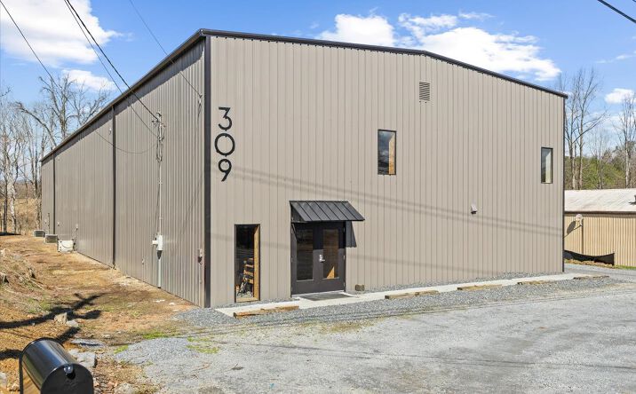 Pictures of Industrial property located at 309 E Springbrook Dr, Johnson City, TN 37601 for lease - image #1