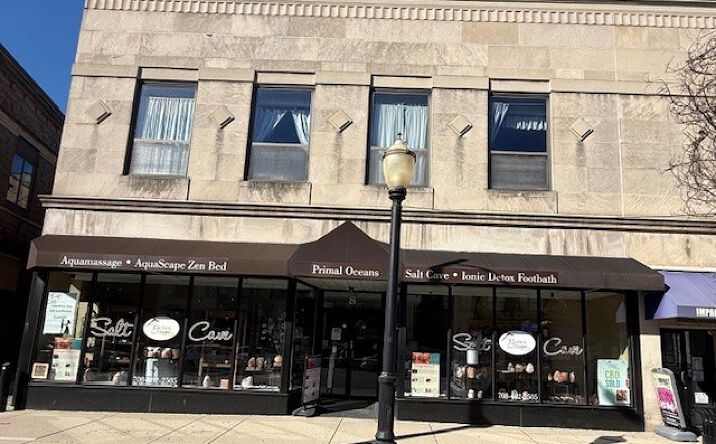 Pictures of Retail property located at 8 S LaGrange Rd, La Grange, IL 60525 for lease - image #1