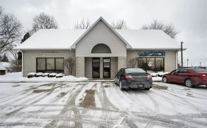 Pictures of Retail, Office property located at 7500 Fenton Rd, Grand Blanc, MI 48439 for lease - image #1