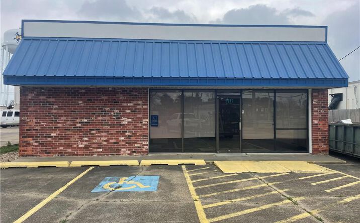 Pictures of Special Purpose property located at 3221 Common Street, Lake Charles, LA 70601 for lease - image #1