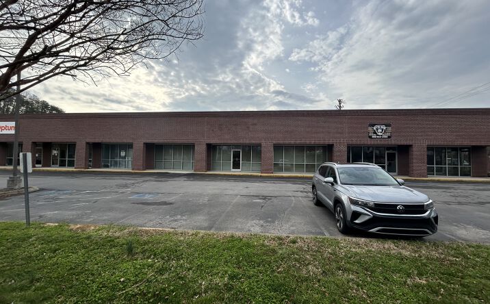 Pictures of Office, Retail property located at 4620 Old Broadway, Knoxville, TN 37918 for lease - image #1