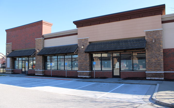 Pictures of Retail property located at 13301-13356 W 135th St, Overland Park, KS 66221 for lease - image #1