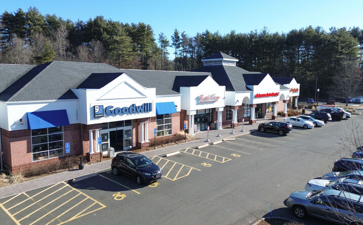 Pictures of Retail property located at 260 W Main St, Avon, CT 06001 for lease - image #1