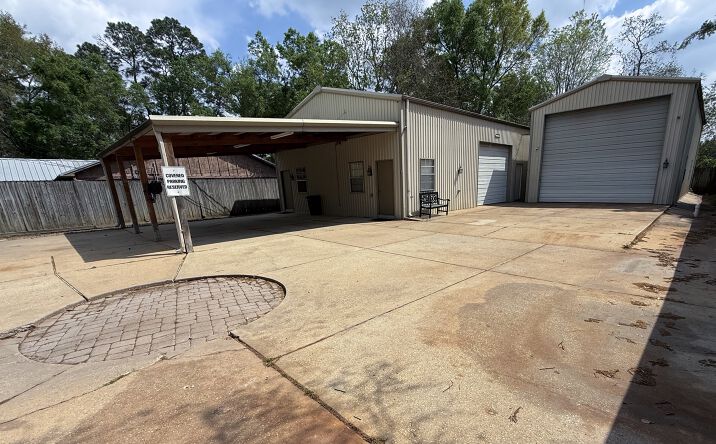Pictures of Industrial property located at 1115 Chateau Woods Pkwy Dr, Conroe, TX 77385 for lease - image #1