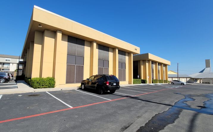 Pictures of Office property located at 433 Kitty Hawk Rd, Universal City, TX 78148 for lease - image #1