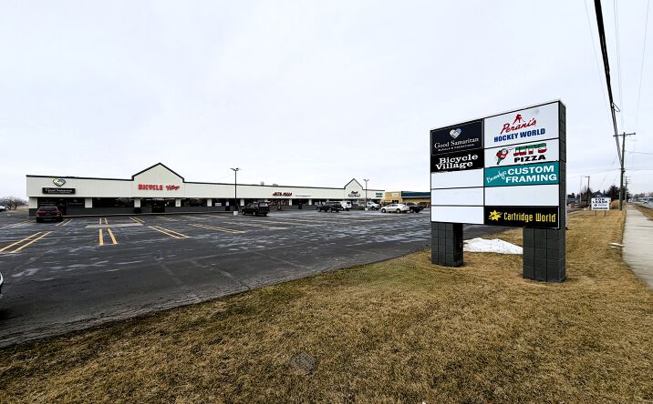 Pictures of Retail property located at 5671 Bay Rd, Saginaw, MI 48604 for lease - image #1
