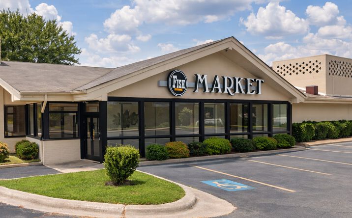 Pictures of Retail, Office, Restaurant property located at 835 S Main St, Kernersville, NC 27284 for lease - image #1