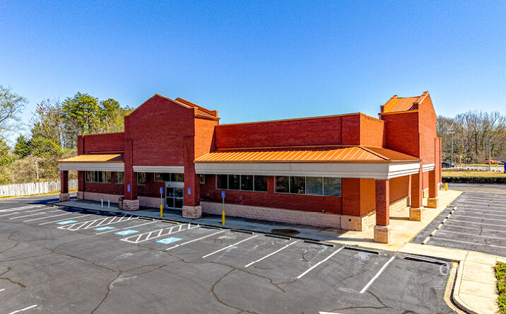 Pictures of Retail property located at 6414 State Park Rd, Travelers Rest, SC 29690 for lease - image #1