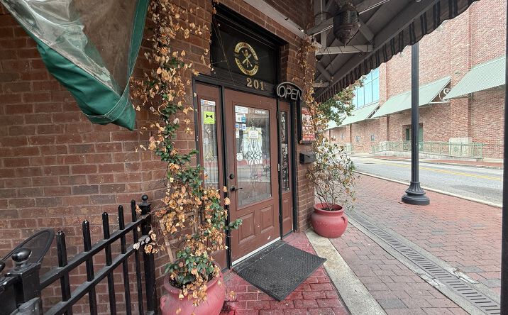 Pictures of Restaurant property located at 201 S Jefferson St, Pensacola, FL 32502 for lease - image #1