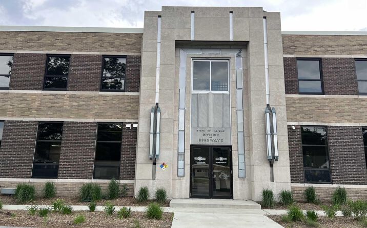 Pictures of Industrial, Retail, Office property located at 6035 N KNOXVILLE Avenue #203C, Peoria, IL 61614 for lease - image #1