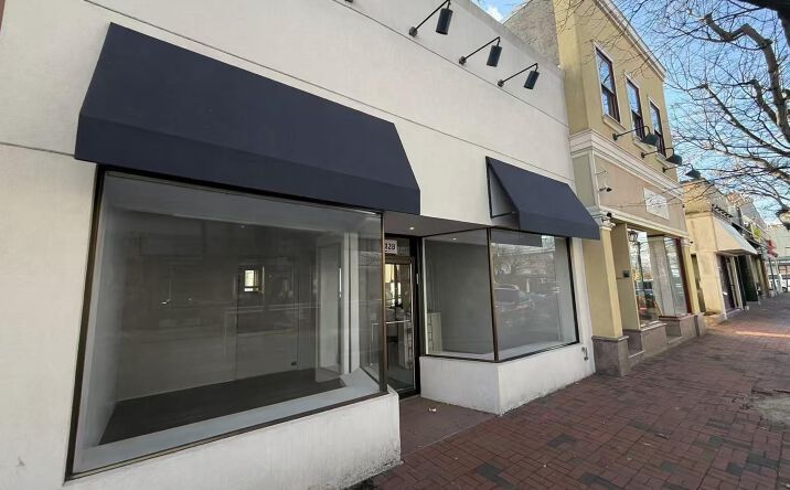 Pictures of Retail, Office property located at 42 Middle Neck Road B, North Hempstead, NY 11021 for lease - image #1