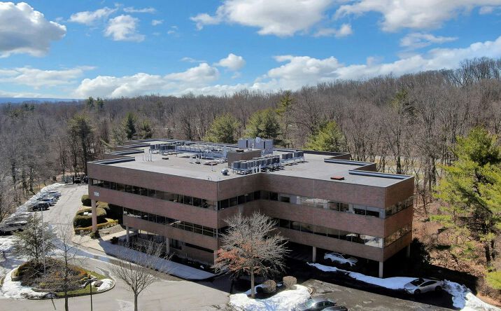 Pictures of Office property located at 100 Dutch Hill Road 380, Orangetown, NY 10962 for lease - image #1