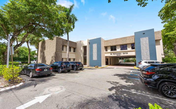 Pictures of Office property located at 150 NW 70th Avenue 04, Plantation, FL 33317 for lease - image #1