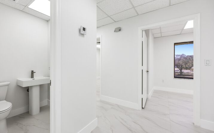 Pictures of Office property located at 150 NW 70th Avenue 09, Plantation, FL 33317 for lease - image #1