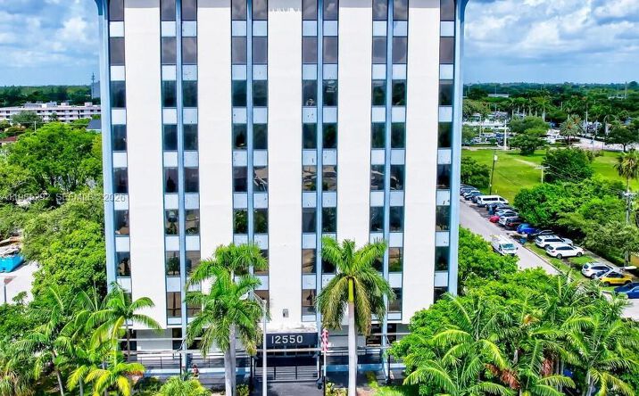Pictures of Office property located at 12550 Biscayne Blvd # 213, North Miami, FL 33181 for lease - image #1