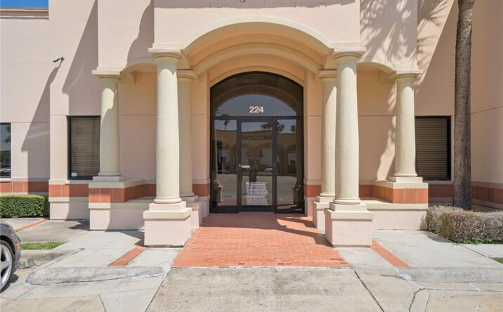 Pictures of Office property located at 224 Lindberg Avenue, McAllen, TX 78501 for lease - image #1