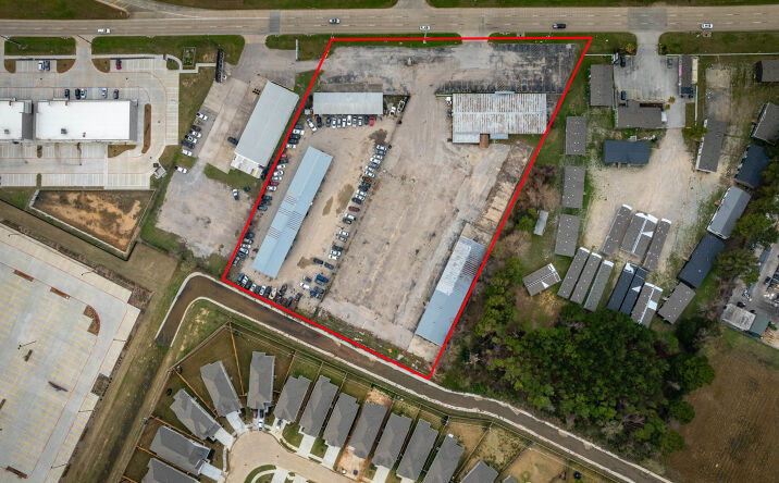 Pictures of Retail, Industrial property located at 27210 Tomball Pkwy, Tomball, TX 77375 for lease - image #1
