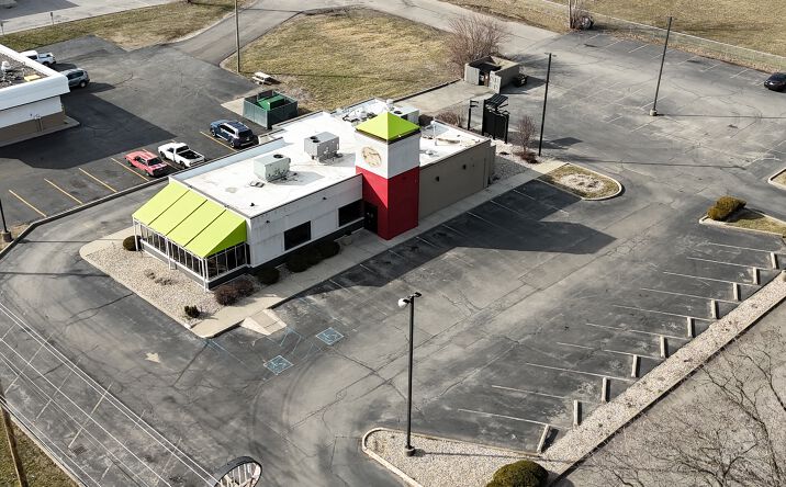 Pictures of Restaurant property located at 7218 W 10th St, Indianapolis, IN 46214 for lease - image #1
